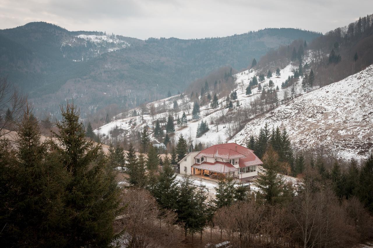 Pensiunea Aurora Izvorul Muntelui Bicaz Exterior photo